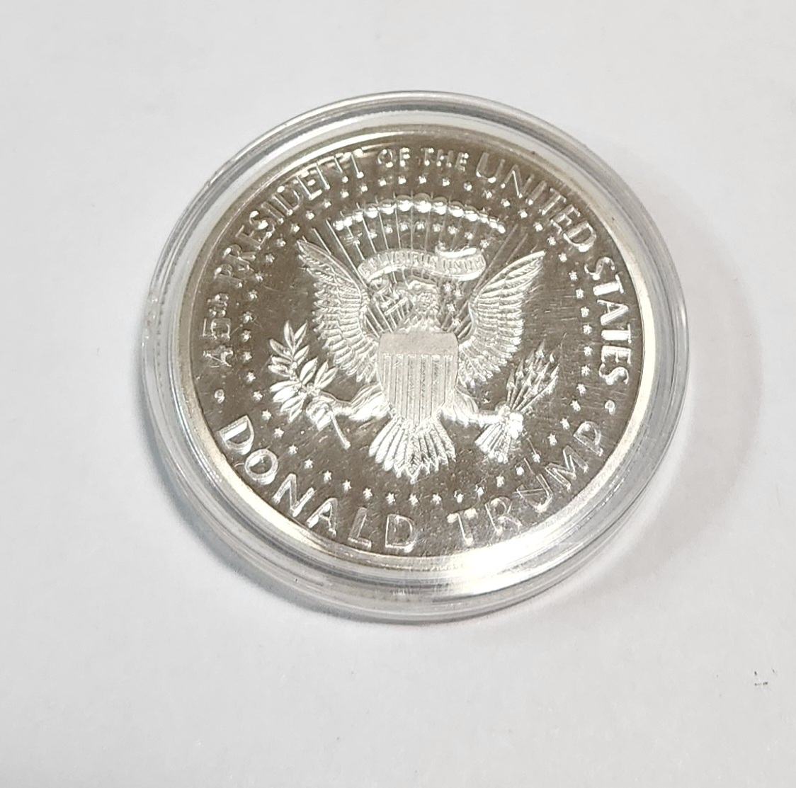 도널드 트럼프 전대통령 부인기념메달